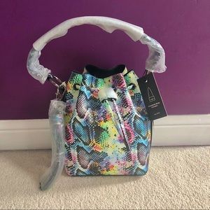 Bucket bag crossbody bag